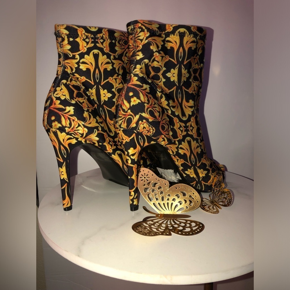 Cape Robin Black and Gold Patterned Peeptoe Heeled Boots size 9 - Picture 6 of 10
